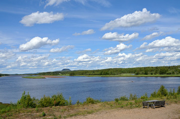 der Fluss Torne älv