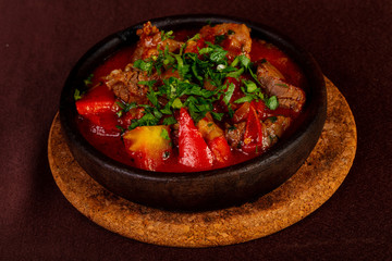 Stewed lamb in tomato sauce