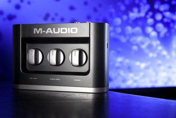 M AUDIO FAST TRACK