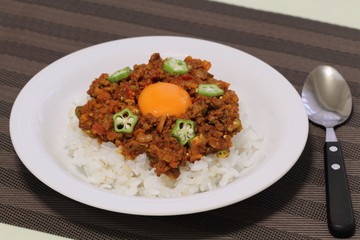 オクラたっぷりキーマカレー