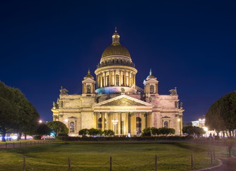 Obraz premium Saint Isaac's Cathedral at night, Saint Petersburg, Russia