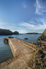 Obraz premium Harbour Wall, Mullion Cove, Cornwall
