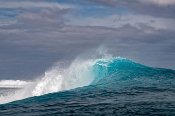 Surf wave tube detail