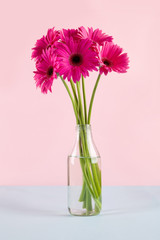 Gerbera bouguet in vase.