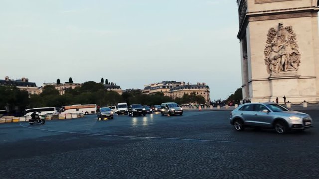Horizontal downer travelling in slow motion - arc de Triomphe Champs Elys&eacute;es - Paris in 4k