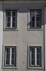 Fototapeta na wymiar Janelas e portas Porta e janela