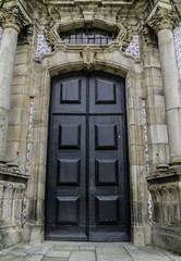 Fototapeta na wymiar Janelas e Portas porta e janela