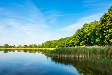 Landschaft mit See in Potzlow