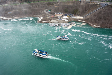 Obraz premium Niagara falls from merican side to Canada view