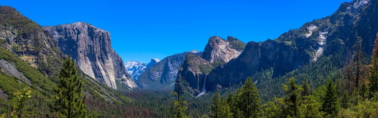 Fototapeta na wymiar Yosemite Valley from Tunnel View Panoramic Point