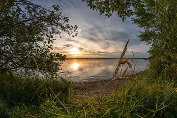 Romantischer Sonnenuntergang am Cospudener See in Leipzig