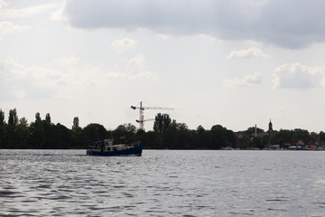 Dampfboot auf dem See