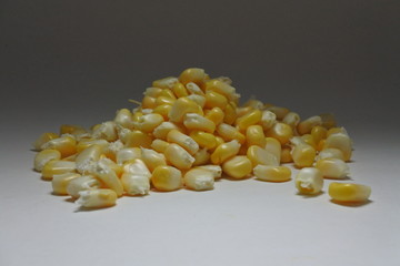 Fresh corn grains