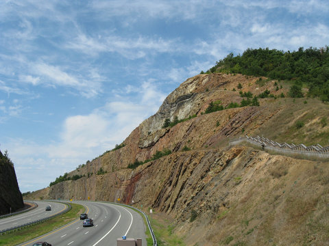 I-68 as it passes Sidling Hill, MD