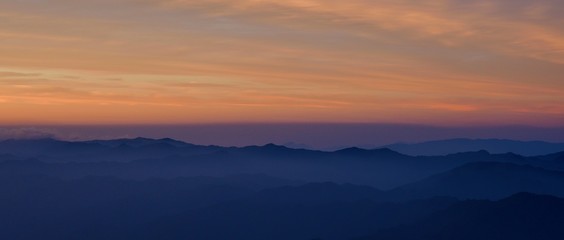 Fototapeta na wymiar 大台ケ原山で見た幻想的な夕焼け