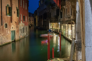 Obraz na płótnie Canvas Pittoresc water channel in Venice Italy 