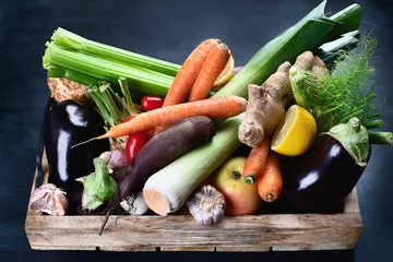 Papier Peint photo autocollant Légumes Légumes crus frais locaux