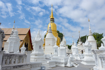 Naklejka premium Wat Suan Dok in Chiangmai, Thailand.