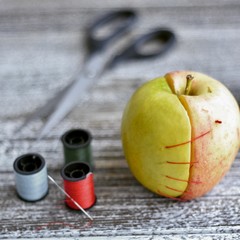 red apple on the table