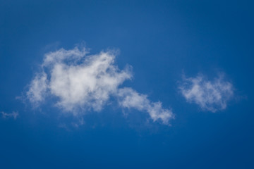 Fototapeta na wymiar White cloud in the blue sky