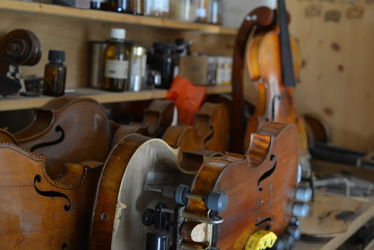 Craftsman string instruments workshop 