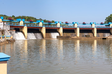 Fototapeta na wymiar Bhoothathankettu dam and flood Kerala in India