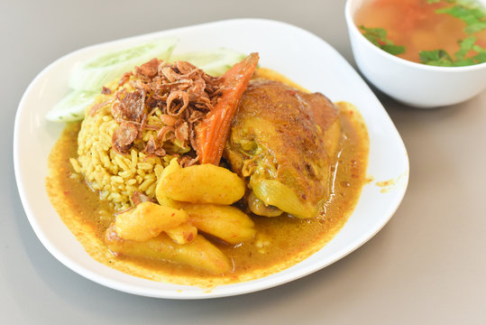 Chicken Rice Curry With Coconut