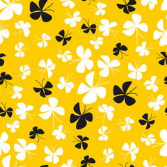 Simple yellow butterfly seamless pattern