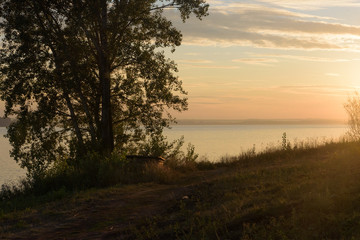 Fototapeta na wymiar Lake in Votkinsk, Russia at sunset