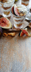 Greek yogurt with figs and granola