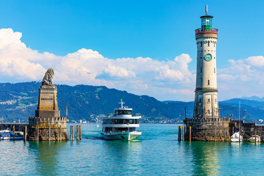 Lighthouse and lion statue in Lindau, Germany