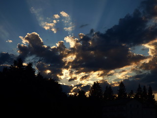 paysage coucher de soleil auvergne