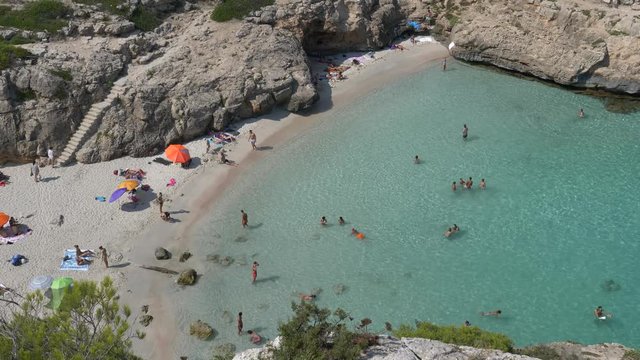 Blick auf den Strand der Cala Marmols