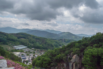 Fototapeta na wymiar beautiful korean landscape with gloomy skies