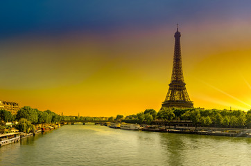 Fototapeta na wymiar Sunset Eiffel tower and Seine river, view form Bir Hakeim bridge at sunrise