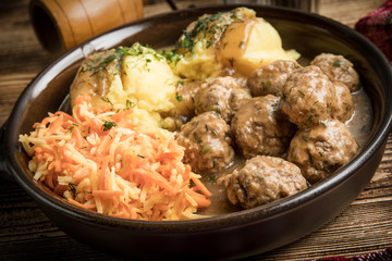 Meatballs and mashed potatoes