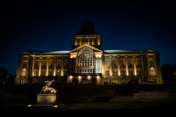 Fototapeta na wymiar Museum by night architecture