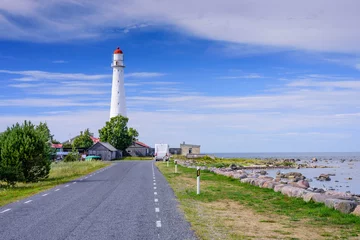 Cercles muraux Phare Visite de l& 39 île de Hiiumaa. Le phare de Tahkuna est un point de repère populaire et un lieu pittoresque sur la côte de la mer Baltique, l& 39 île de Hiiumaa, en Estonie