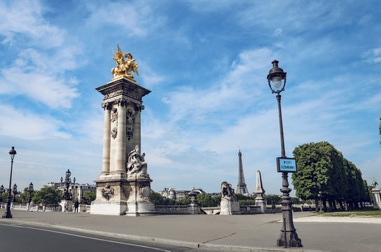 Sculpture La Renommee au Combat at Pont Alexandre III in Paris