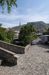 Fototapeta na wymiar Bosnia: il Kriva Cuprija (Ponte Storto), il più antico ponte ad arco a volta di Mostar costruito nel 1558 come prova prima che iniziasse la costruzione dello Stari Most (Ponte Vecchio)