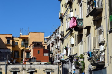 Fototapeta na wymiar Hausfassaden in Neapel