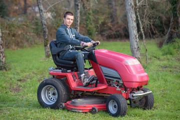 Fototapeta premium mowing a big space