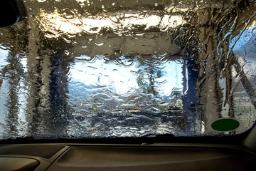Autowaschanlage, Blick vom Innenraum