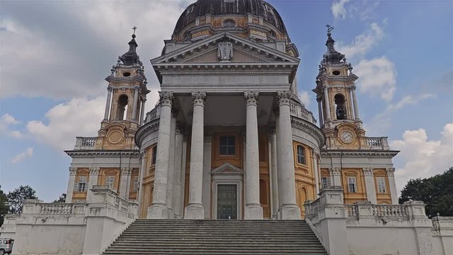 Basilica di Superga - Time lapse. Torino, Italia