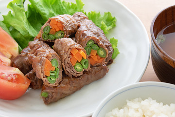 牛肉の肉巻き