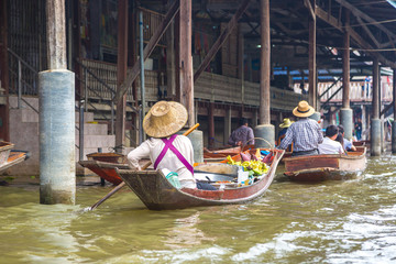 Obraz premium Floating market in Thailand