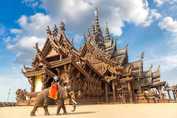 Fototapeten Heiligtum der Wahrheit in Pattaya © Sergii Figurnyi