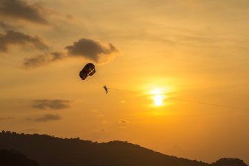 Para sailing in Thailand