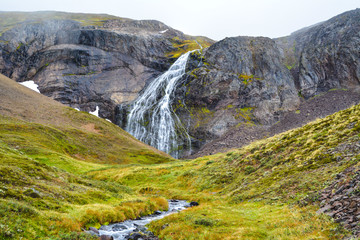 CASCADA, MANTO DE VIRGEN