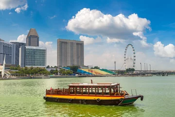 Fototapeten Traditionelle Touristenboote in Singapur © Sergii Figurnyi
